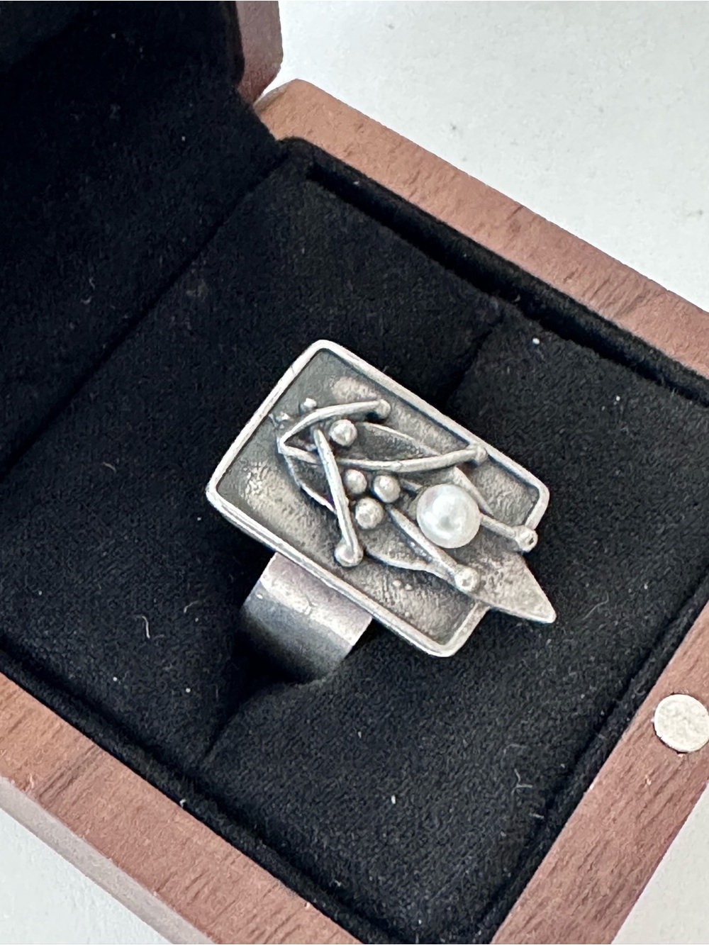 STERLING SILVER CHARLES WINSTON CHUNKY FLORAL RING WITH PEARL 8